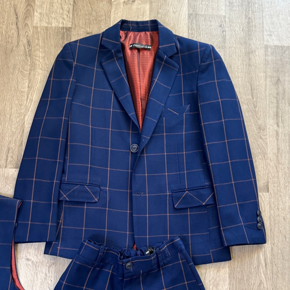 Yuan Lu Boys Navy Checkered Suit with Vest 3 piece suit size 10 - Picture 5 of 9
